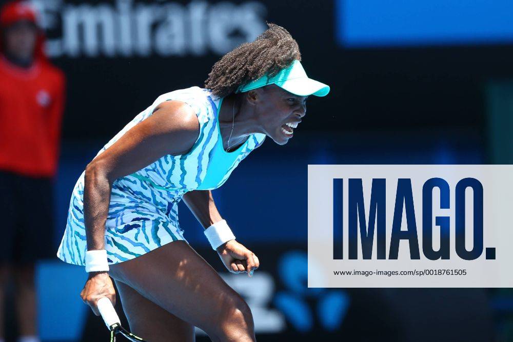 (CHINA OUT) Venus Williams of the United States in action in her third round match against Camila Giorgi of Italy during day six of the 2015 Australian Open at Melbourne Park on January 24, 2015 in Melbourne, Australia. CFP462231917