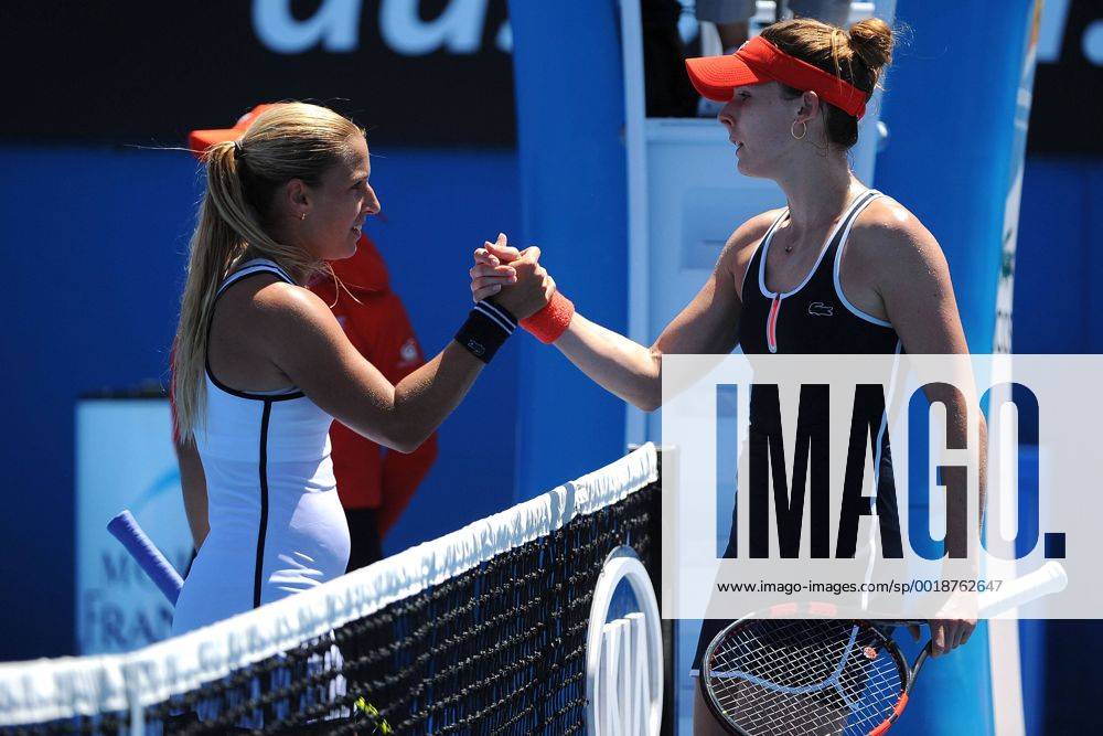 Alize Cornet (FRA) Dominika Cibulkova (SVK) TENNIS : Open d Australie - Melbourne - 24 01 2015 TennisMagazine Panoramlc