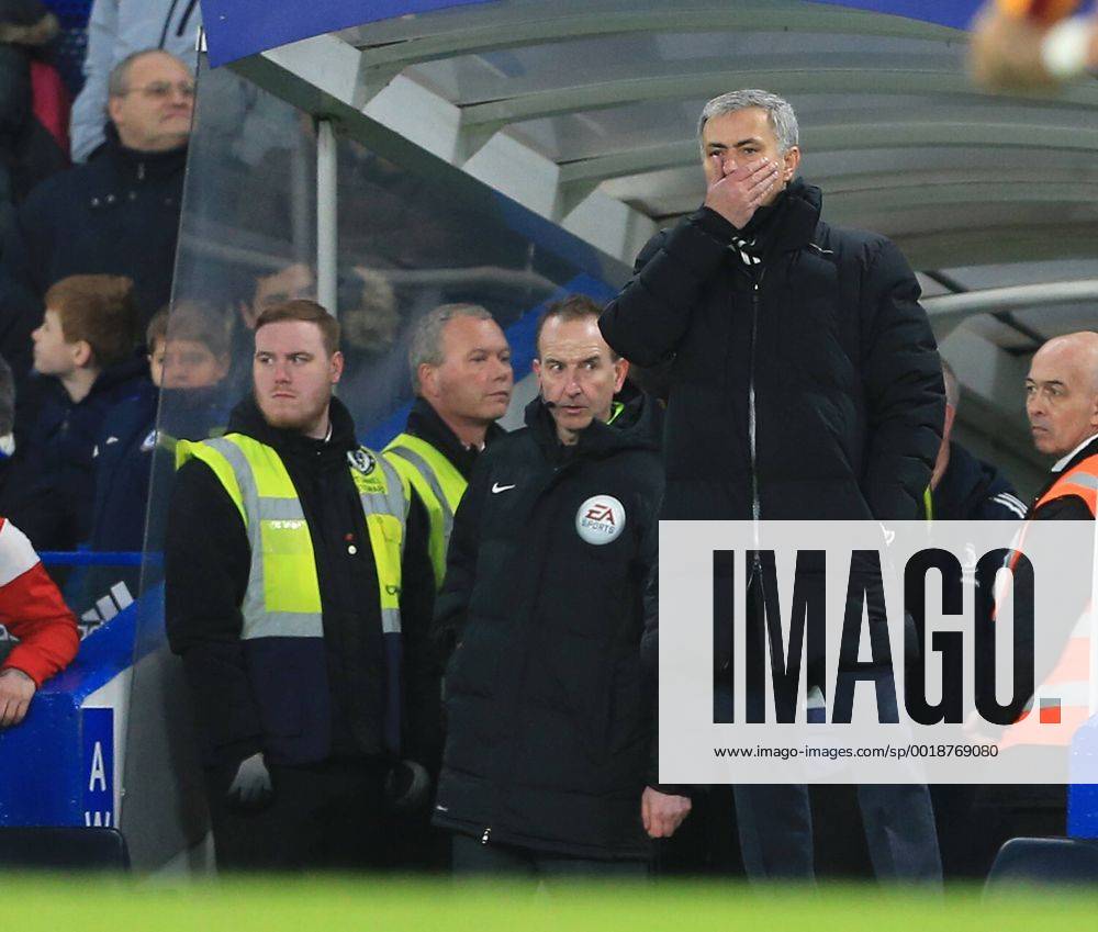 Chelsea s Jose Mourinho looks on dejected FA Cup Fourth Round - Chelsea vs Bradford City - Stamford Bridge - England - 24th January 2015 - Picture David Klein Sportimage .