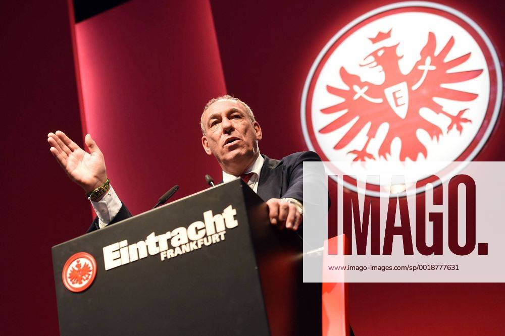 Fussball 1.Bundesliga, Eintracht Frankfurt Mitgliederversammlung 2015, v.l. Praesident Peter Fischer (Eintracht Frankfurt)