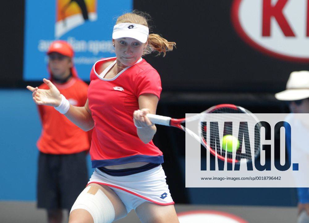 Ekaterina Makarova of Russia returns a shot in the women s singles quarterfinal match of the 2015 Australian Open tennis tournament in Melbourne, Victoria, Australia, 27 January 2015. 20150127_06081