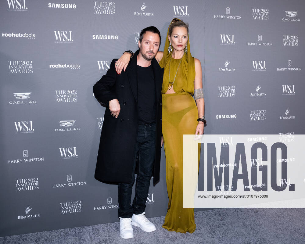 Anthony Vaccarello and Kate Moss arrive on the red carpet for the WSJ. Magazine Innovator Awards 2022 at the Museum of Modern Art in New York, NY, on Wednesday, November 2, 2022. 1 NYP20221102508 GabrielexHoltermann