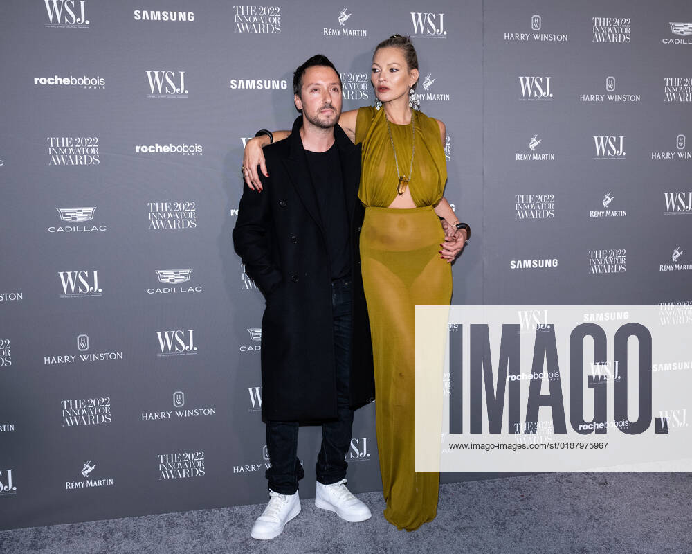 Anthony Vaccarello and Kate Moss arrive on the red carpet for the WSJ. Magazine Innovator Awards 2022 at the Museum of Modern Art in New York, NY, on Wednesday, November 2, 2022. 1 NYP20221102510 GabrielexHoltermann