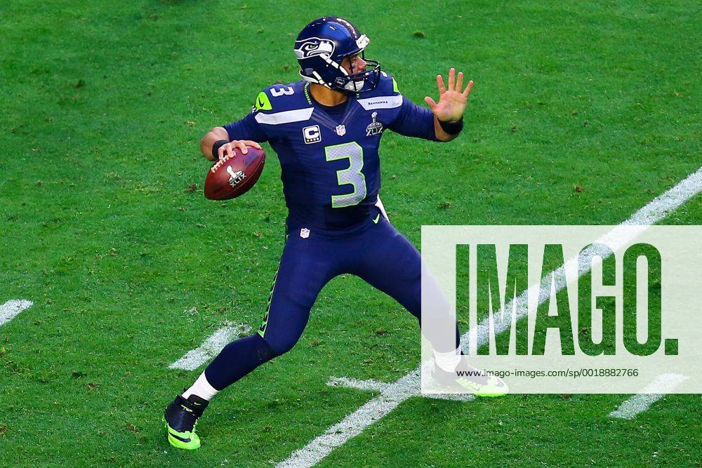 01 FEB 2015: Seattle Seahawks quarterback Russell Wilson (3) during the first quarter of Super Bowl XLIX being played at University of Phoenix Stadium. The New England Patriots defeat the Seattle Seahawks 28-24 in Super Bowl XLIX at University of Phoenix Stadium in Glendale Arizona. NFL American Football Herren USA FEB 01 Super Bowl XLIX - Patriots v Seahawks Icon020115276