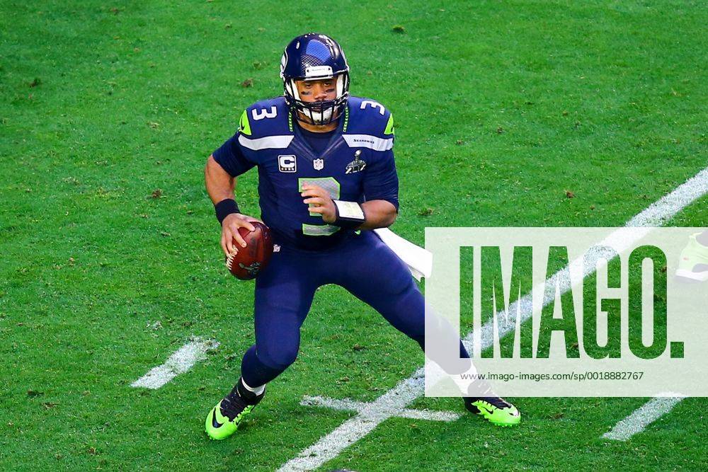 01 FEB 2015: Seattle Seahawks quarterback Russell Wilson (3) during the first quarter of Super Bowl XLIX being played at University of Phoenix Stadium. The New England Patriots defeat the Seattle Seahawks 28-24 in Super Bowl XLIX at University of Phoenix Stadium in Glendale Arizona. NFL American Football Herren USA FEB 01 Super Bowl XLIX - Patriots v Seahawks Icon020115277