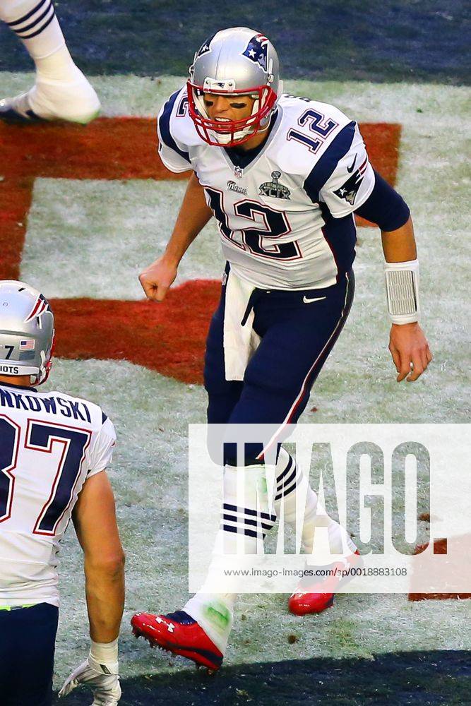 01 FEB 2015: New England Patriots quarterback Tom Brady (12) during the first quarter of Super Bowl XLIX being played at University of Phoenix Stadium. The New England Patriots defeat the Seattle Seahawks 28-24 in Super Bowl XLIX at University of Phoenix Stadium in Glendale Arizona. NFL American Football Herren USA FEB 01 Super Bowl XLIX - Patriots v Seahawks Icon020115320
