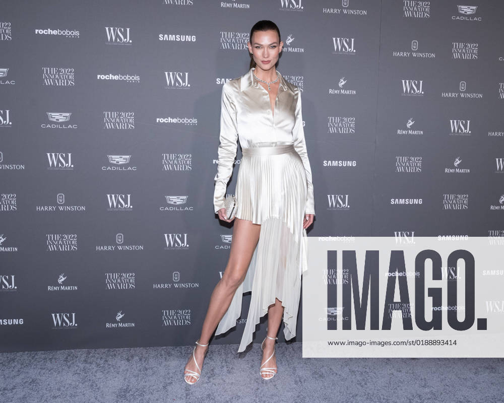 Karlie Kloss arrives on the red carpet for the WSJ. Magazine Innovator Awards at the Museum of Modern Art in New York City on Wednesday, November 2, 2022. 1 NYP20221102547 GabrielexHoltermann