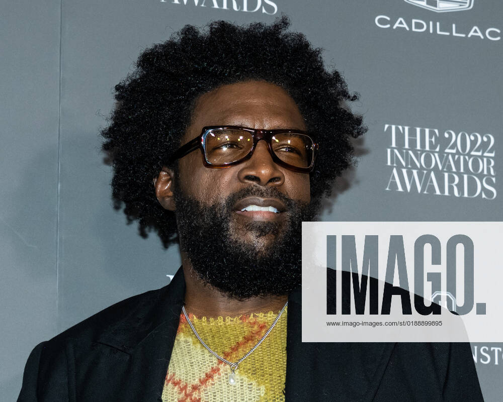 Questlove arrives on the red carpet for the WSJ. Magazine Innovator Awards at the Museum of Modern Art in New York City on Wednesday, November 2, 2022. 1 NYP20221102514 GabrielexHoltermann