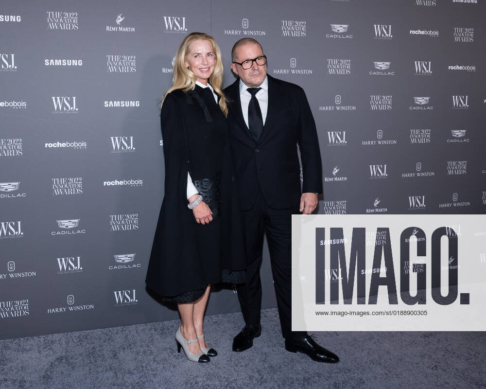 Laurene Powell Jobs and Jony Ive arrive on the red carpet for the WSJ. Magazine Innovator Awards at the Museum of Modern Art in New York City on Wednesday, November 2, 2022. 1 NYP20221102519 GabrielexHoltermann