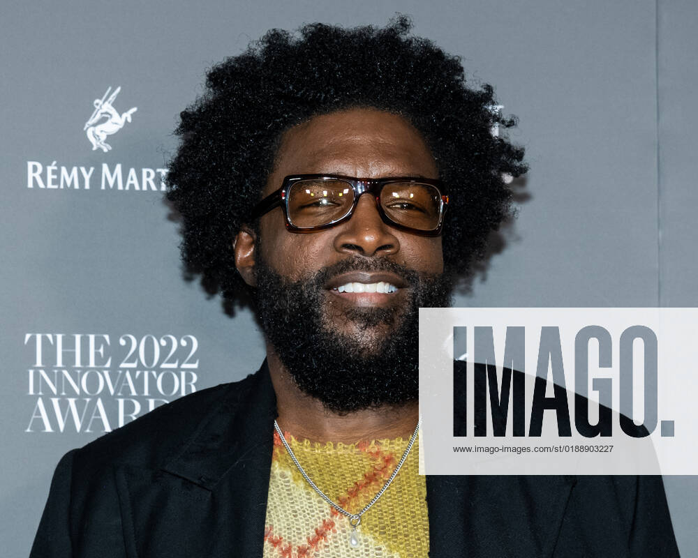 Questlove arrives on the red carpet for the WSJ. Magazine Innovator Awards at the Museum of Modern Art in New York City on Wednesday, November 2, 2022. 1 NYP20221102512 GabrielexHoltermann