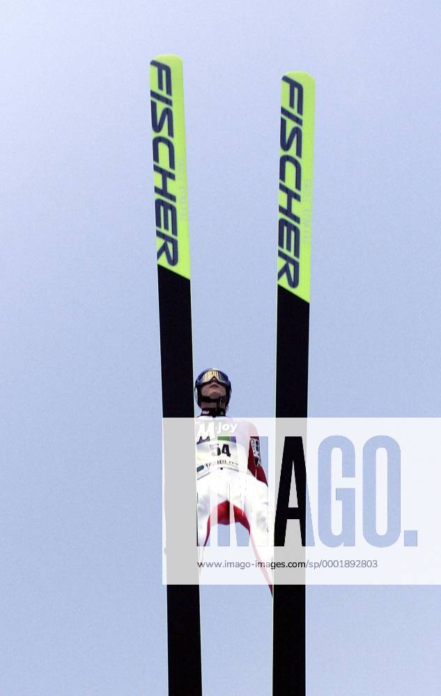Thomas Morgenstern (Österreich) fliegt auf Fischer Skiern über uns hinweg Skispringen WM Herren Skiflug Weltmeisterschaft 2006, Skifliegen, Ski Nordisch, Nordischer Skisport, Vdig, Skisprung Einzelbild Kulm Bad Mitterndorf