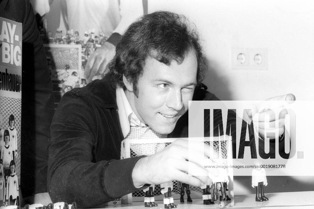 Franz Beckenbauer (FC Bayern München) auf der Spielwarenmesse
