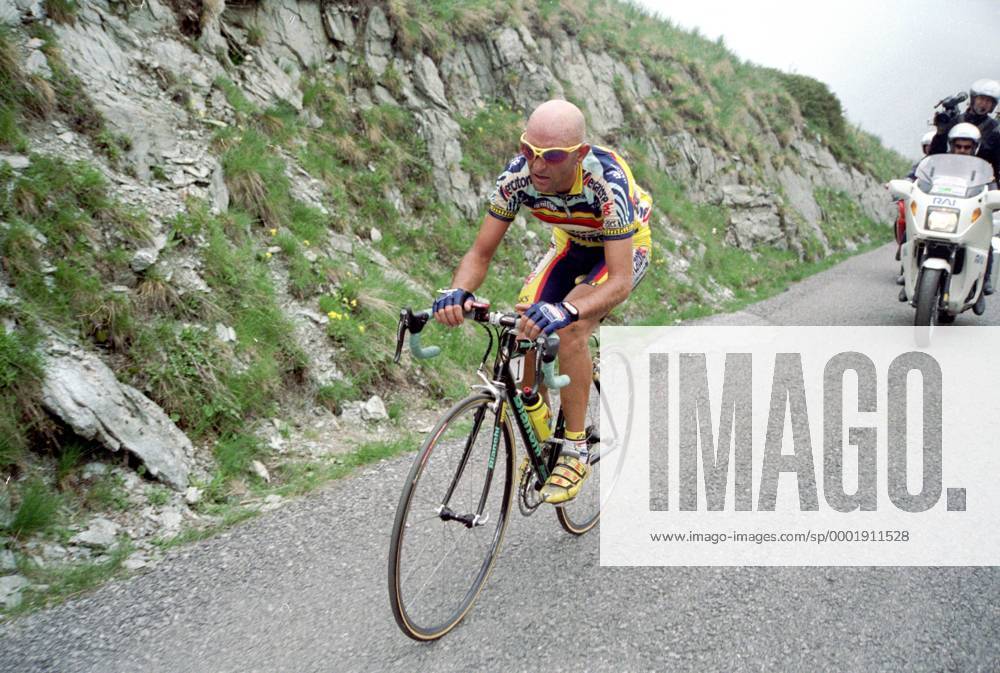 Marco Pantani (Italien Mercatone Uno) - Radsport Herren Giro d Italia 1999, dItalia, Straßenradsport, Straße, Rad, Vneg Einzelbild 8. Etappe: Pescara - Gran Sasso Anstrengung,