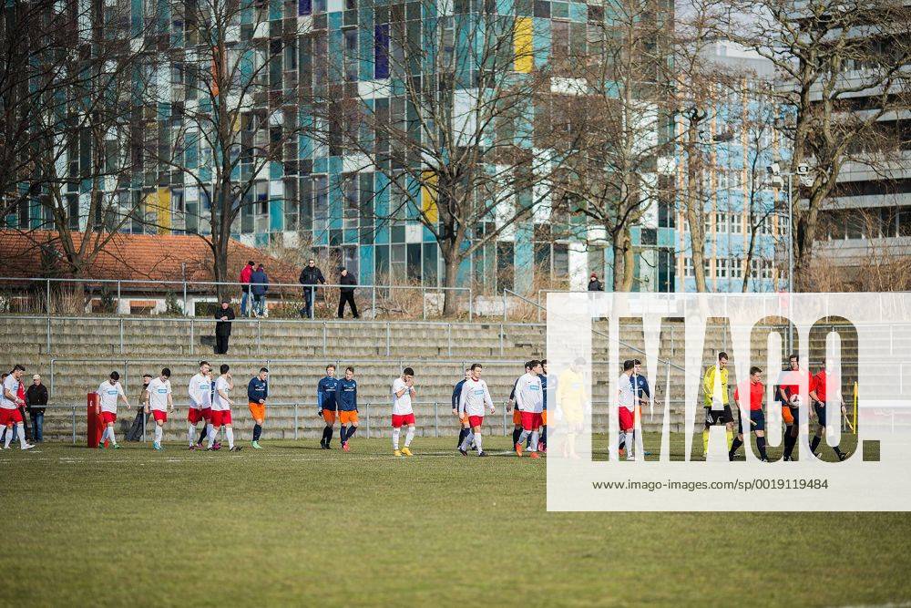 Berlin, Deutschland, 28.02.2015: Fußball NOFV Oberliga Nord Saison 2014 2015 - SV Lichtenberg 47 - Pommern Greifswald. Einlauf der Mannschaften in der Howoge Arena Hans Zoschke