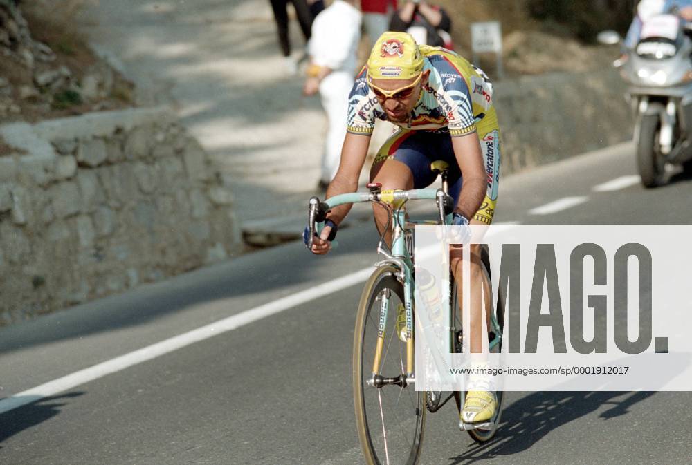Marco Pantani (Italien Mercatone Uno) - Radsport Herren 90. Mailand - San Remo 1999, Milan, Straßenradsport, Straße, Rad, Vneg Einzelbild