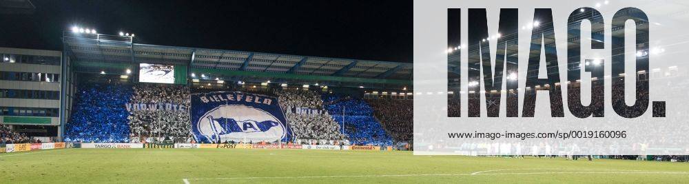 Fußball, Stadiongeschichte Arminia Bielefeld GER, DFB Pokal 14 15, ACHTELFINALE, Arminia Bielefeld vs WerderBremen 04.03.2015, SchücoArena, Bielefeld, GER, DFB Pokal 14 15, ACHTELFINALE, Arminia Bielefeld vs WerderBremen, im Bild Chorographie in Bielefeld nphxKokenge o0 Fanchoreographie Fans