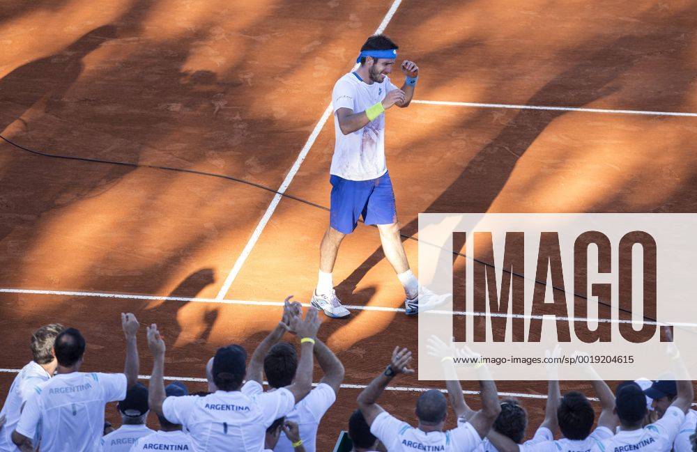 Argentina s Leonardo Mayer celebrates his victory after the Davis Cup World Group first round singles match in Villa Martelli, near Buenos Aires, capital of Argentina, March 8, 2015. The match broke the record of duration with 6 hours and 42 minutes, as the longest match in the history of the Davis Cup. MartinxZabala) (da) (SP)ARGENTINA-VILLA MARTELLI-TENNIS-DAVIS CUP e MARTINxZABALA