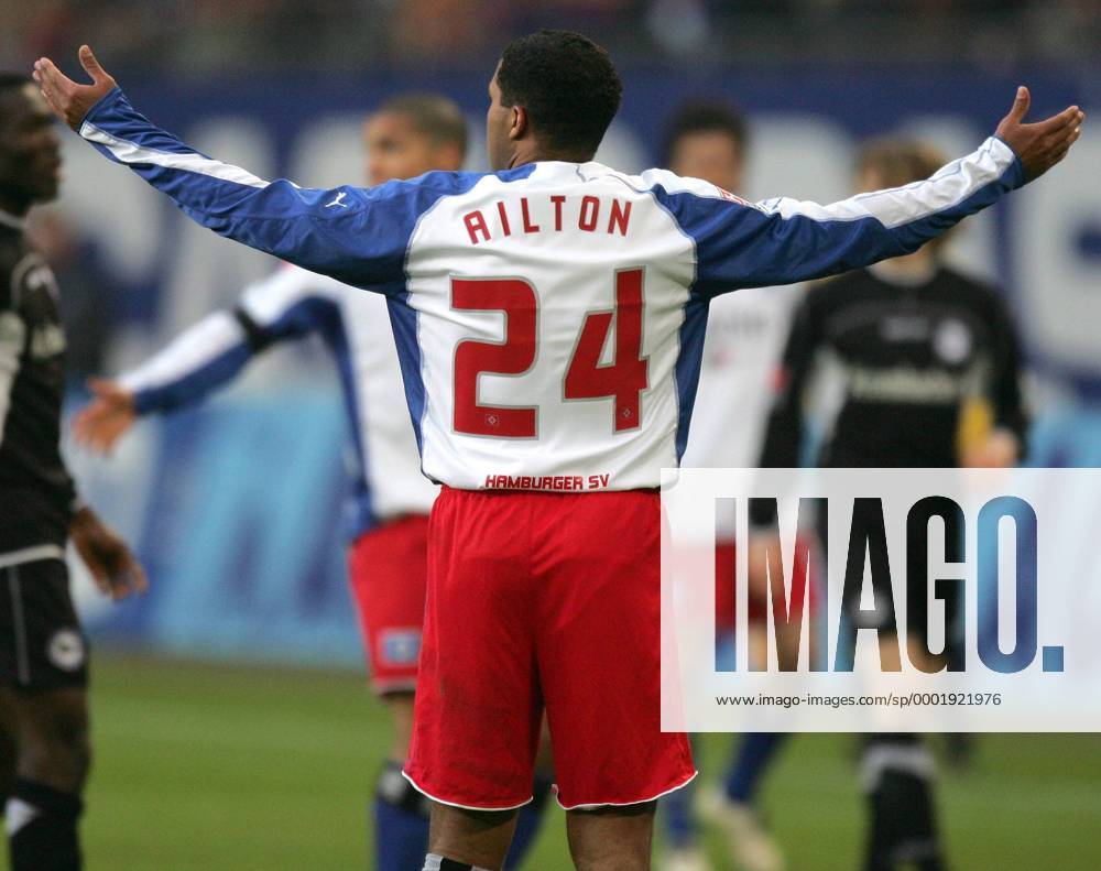 Ailton (HSV) ratlos Fußball 1. BL Herren Saison 2005 2006, Hamburger SV Einzelbild Hamburg