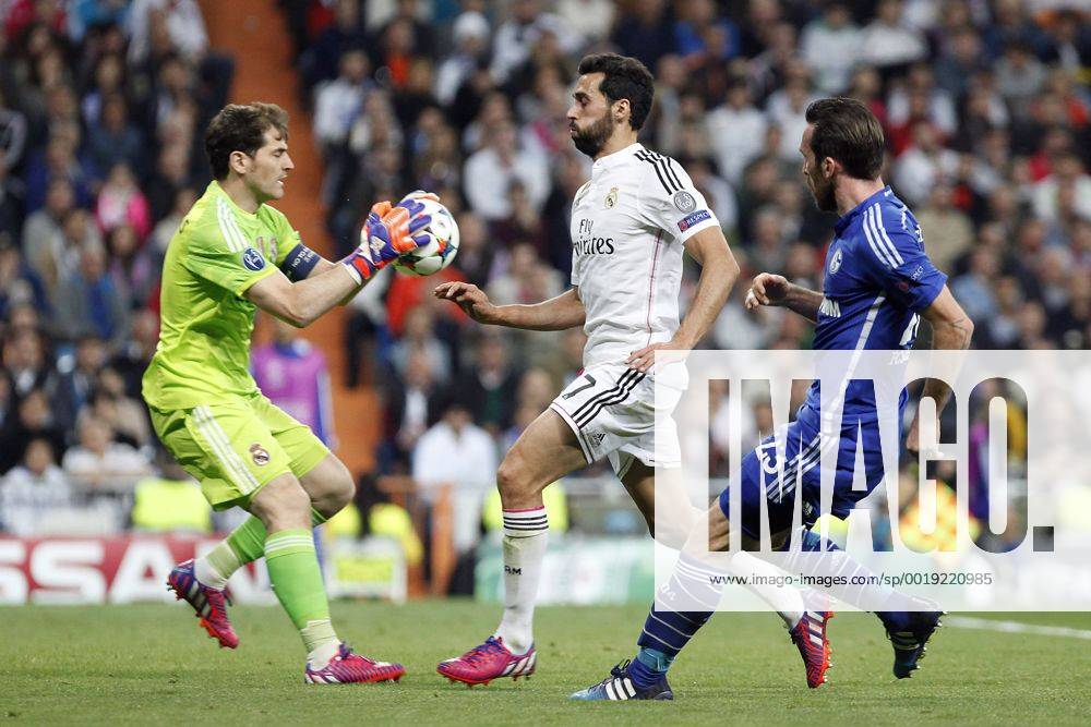 Real Madrid s Iker Casillas and Alvaro Arbeloa and FC Schalke 04 Christian Fuchs during Champions League soccer match at Santiago Bernabeu stadium in Madrid, Spain. March, 10, 2015. Real Madrid - FC Schalke 04 (20150310171)