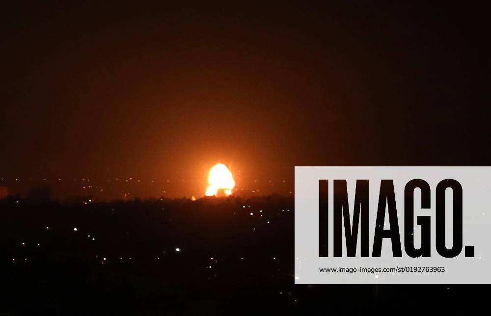 Fire and smoke billowing in the background following an Israeli air strike on Khan Yunis, Fire and smoke billowing in the background following an Israeli air strike on Khan Yunis, southern Gaza Strip, on 4 Nobember,2022. photo by Ashraf Amra Gaza Gaza Strip Occupied Palestinian Territory 041122_Gaza_ASH_00 (2)