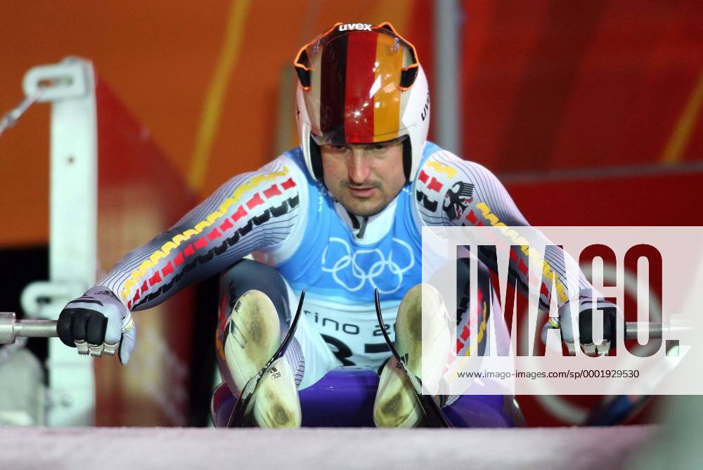 Georg Hackl (Deutschland) - Start Rennrodeln OS Winter Herren Olympische Spiele Turin 2006, Winterspiele, Rodeln, Rennschlitten, Rennschlittensport, Training Einzelbild Cesana Pariol