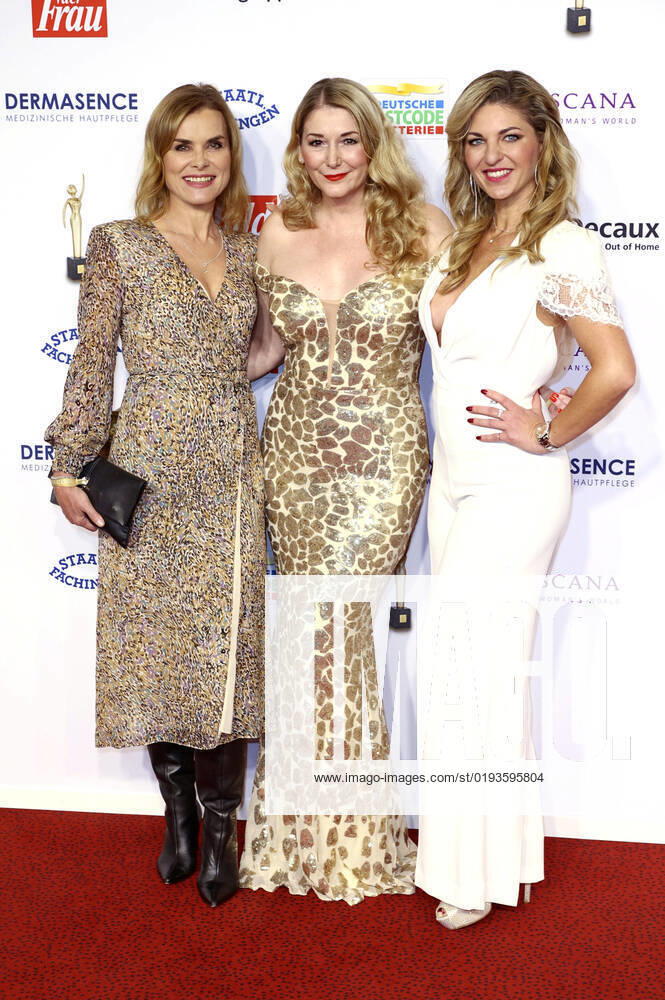 Andrea Lüdke, Sandra Quadflieg and Christine Deck at the 15 award ceremony of the Golden Picture of the Woman 2022 at the Stage Theater Neue Flora Hamburg, 09 11 2022 Foto:xFuturexImage