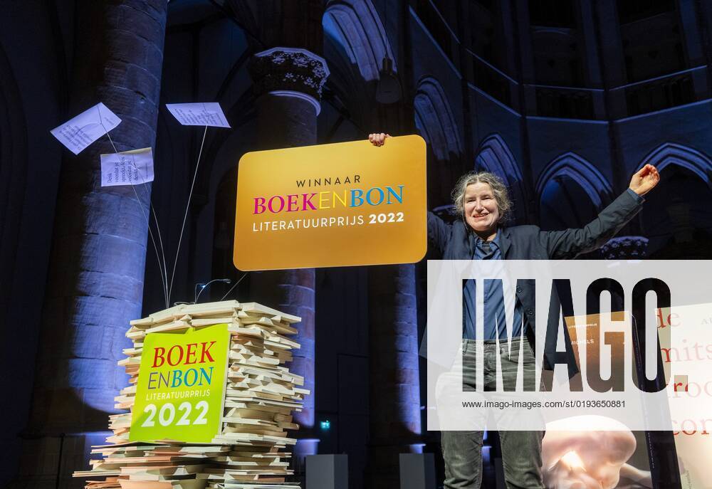 2022 11 10 21 23 12 THE HAGUE Anjet Daanje has won the Boekenbon Literature Prize 2022 with The song of stork and dromedary This year the award ceremony took place in the Grote of Sint Jacobskerk ANP LEX VAN LIESHOUT netherlands out belgium out