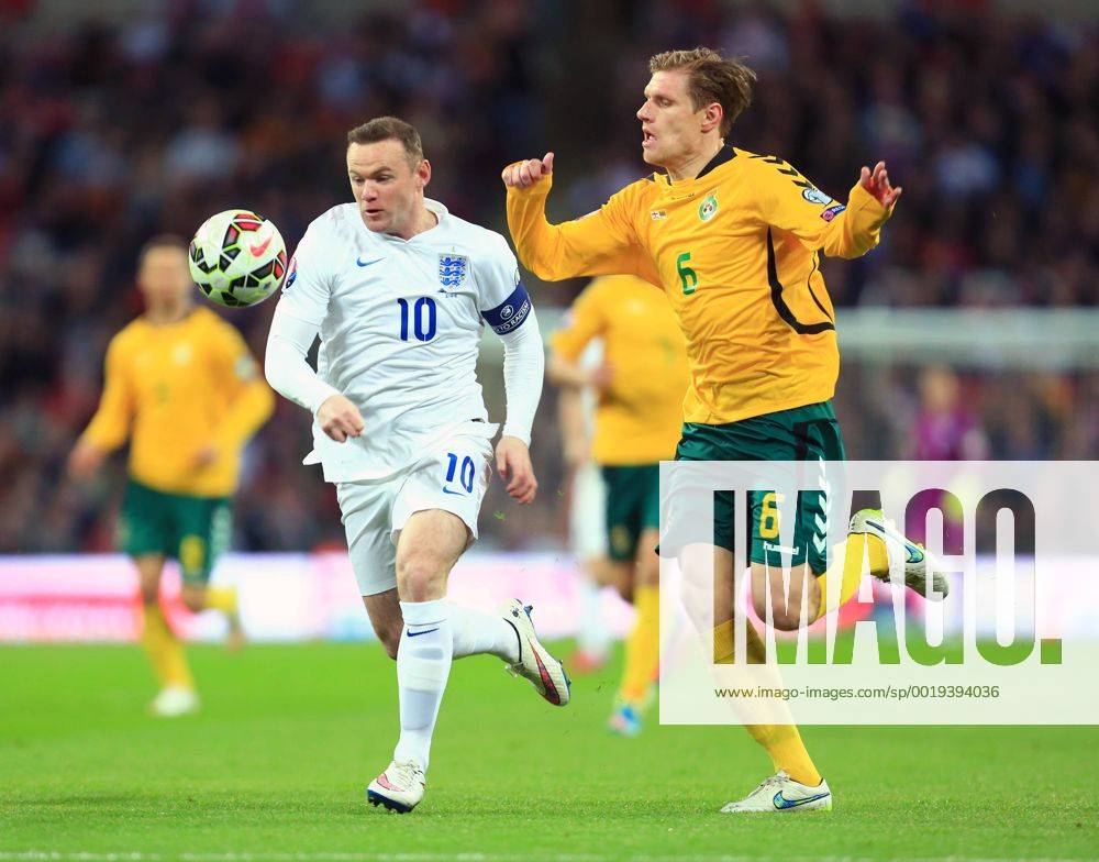 Wayne Rooney of England goes through on goal but hits the post - England vs. Lithuania - UEFA EURO EM Europameisterschaft Fussball 2016 Qualifier - Wembley Stadium - London - 27 03 2015 Pic Philip Oldham Sportimage .