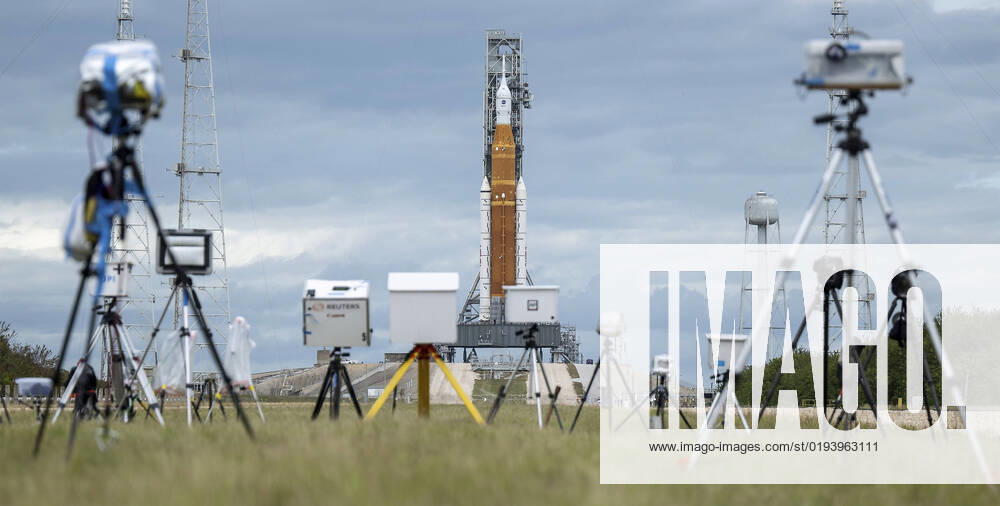 Media remote cameras are setup outside the launch zone of the NASA Artemis I Space Launch System rocket with the Orion spacecraft as it is readied at Launch Complex 39B, at the Kennedy Space Center, November 13, 2022, in Cape Canaveral, Florida. After several failed attempts the un-crewed flight test is expected November 16th. Kennedy Space Center United States of America - ZUMAp138 20221113_zaa_p138_001