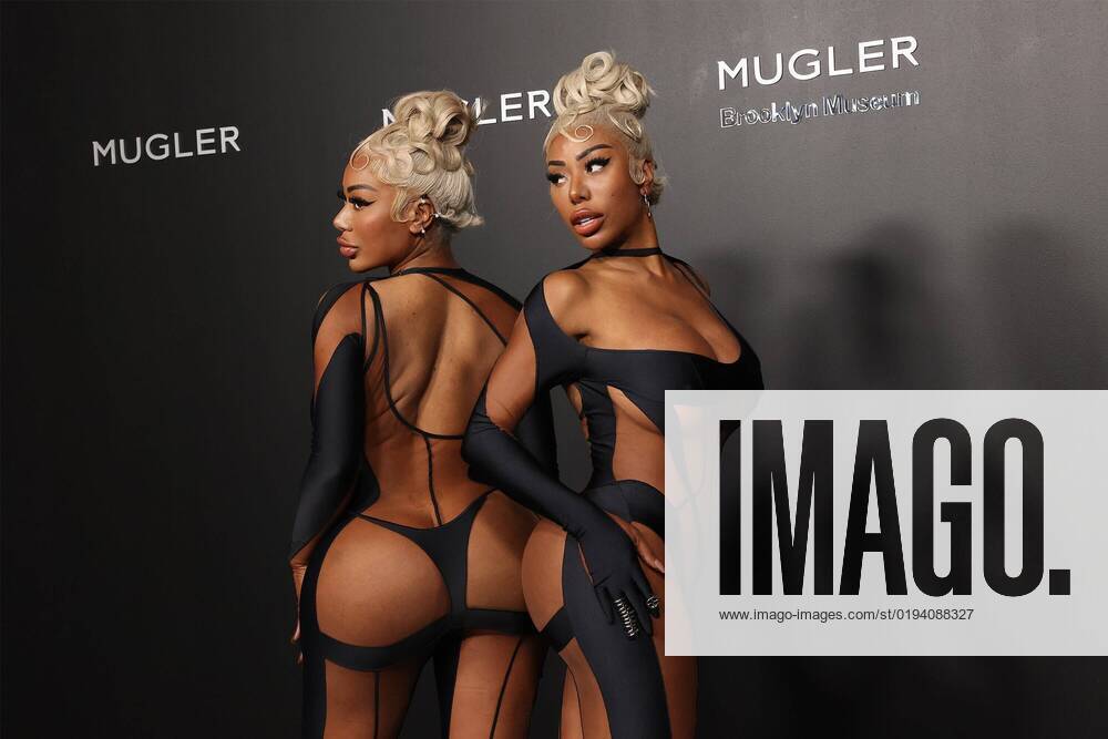 Bilder des Jahres 2022, Entertainment 11 November Entertainment Themen der Woche KW46 The Clermont Twins at arrivals for Thierry Mugler: Couturissime Exhibition Opening Night, Brooklyn Museum, Brooklyn, NY November 15, 2022. Photo By: Manoli Figetakis Everett Collection at arrivals for Thierry Mugler: Couturissime Exhibition Opening Night, Brooklyn Museum, Brooklyn, NY November 15, 2022. Photo By: Manoli Figetakis Everett Collection PUBLICATIONXNOTxINxCANxCHNxFRAxITAxJPNxNORxPOLxRUSxESPxUKxUSA