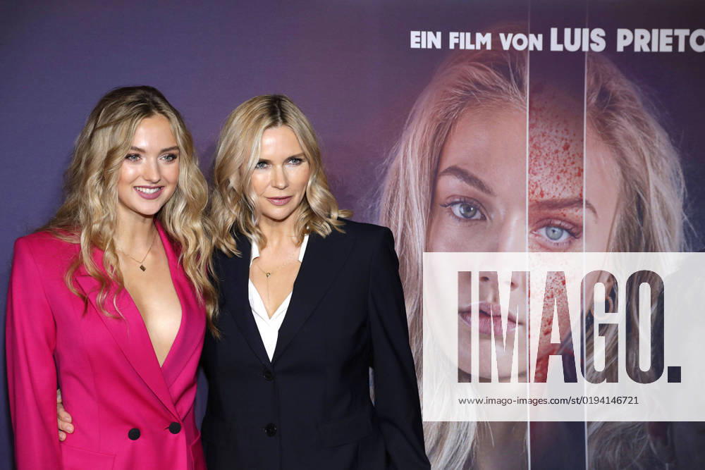 Lilly Krug and her mother Veronica Ferres at the Shattered Dangerous Affair movie premiere on 16 11 2022 in Berlin Shattered Dangerous Affair movie premiere with Veronica Ferres daughter Lilly Krug in Berlin