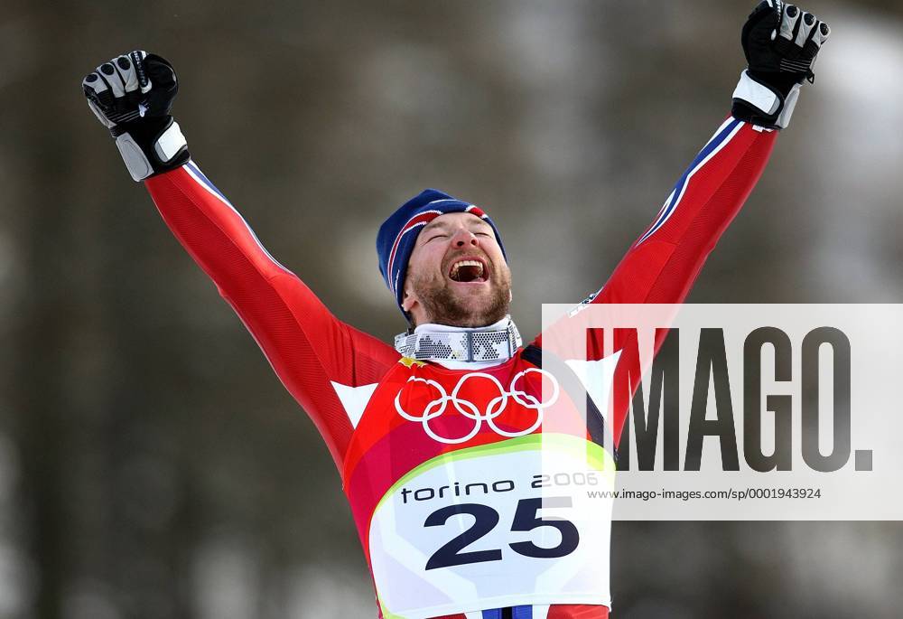 Super G Olympiasieger Kjetil Andre Aamodt (Norwegen) jubelt Alpiner Skilauf OS Winter Herren Olympische Spiele Turin 2006, Winterspiele, Ski Alpin, Skisport, Super G Einzelbild Sestriere Borgata Freude, Begeisterung,