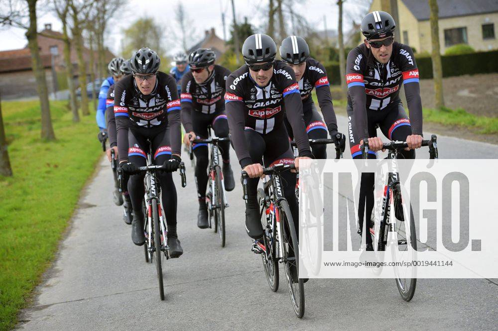John Degenkolb (Team Giant - Alpecin) CYCLISME : Entrainement Team Giant - Alpecin - Tour Des Flandres - Oudenaarde - 02 04 2015 PhotoNews Panoramic