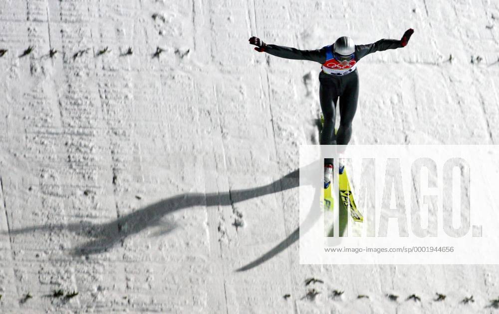 Thomas Morgenstern (Österreich) - Landung Skispringen OS Winter Herren Olympische Spiele Turin 2006, Winterspiele, Skisprung, Nordischer Skisport, Ski Nordisch Totale Pragelato