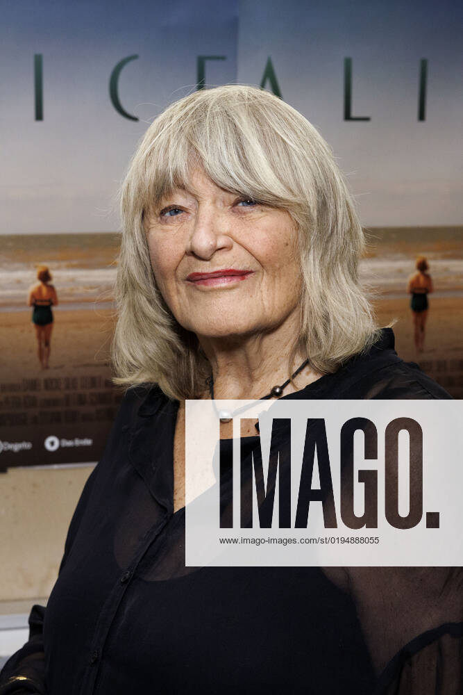 Journalist Alice Schwarzer poses at the NRW premiere of the film Alice , made on the occasion of the 80th birthday of Alice Schwarzer, the front figure of the German womens movement, at the ODEON cinema Cologne, 22 11 2022 NRW Germany