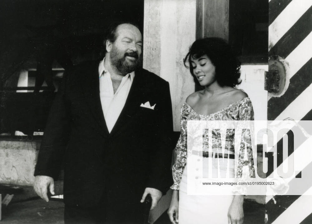 Italian actor Bud Spencer and American actress Lela Rochon in the movie Extralarge: Black and White, Italy 1991