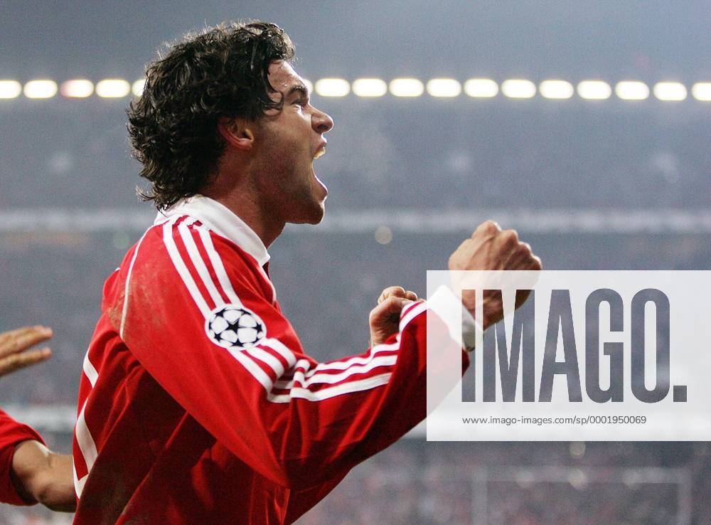 Michael Ballack (Bayern) - Torjubel Fußball EC 1 Herren Champions League 2005 2006, Achtelfinale, FC Bayern München Einzelbild München Begeisterung, Freude,