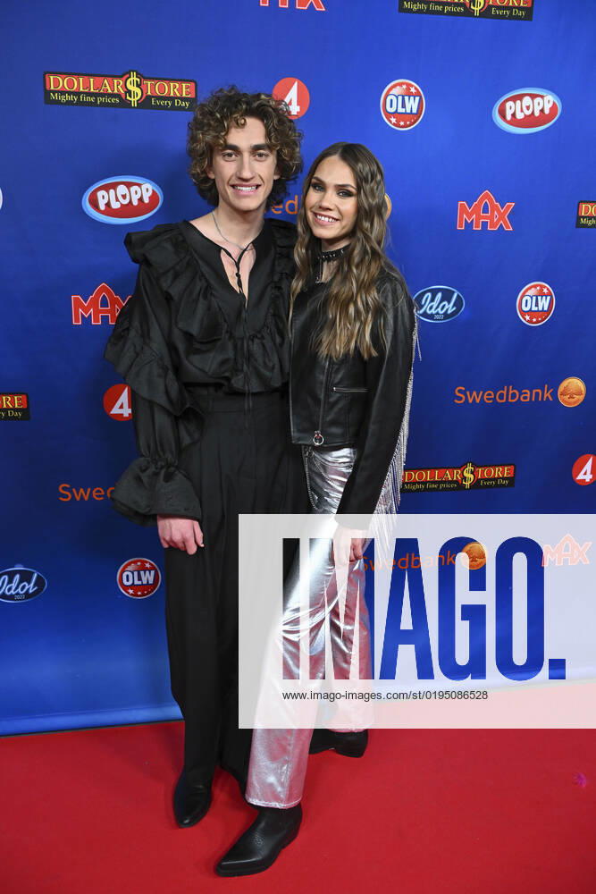 STOCKHOLM 20221125 Arets finalists, Albin Tingwall and Nike Sellmar, arrive at Friday nights final in Idol Stockholm Sweden skiing