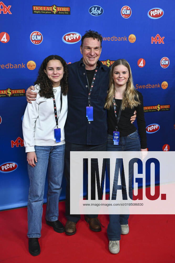 STOCKHOLM 20221125 Anders Lundin and company arrive at Friday nights final in Idol Stockholm Sweden skiing