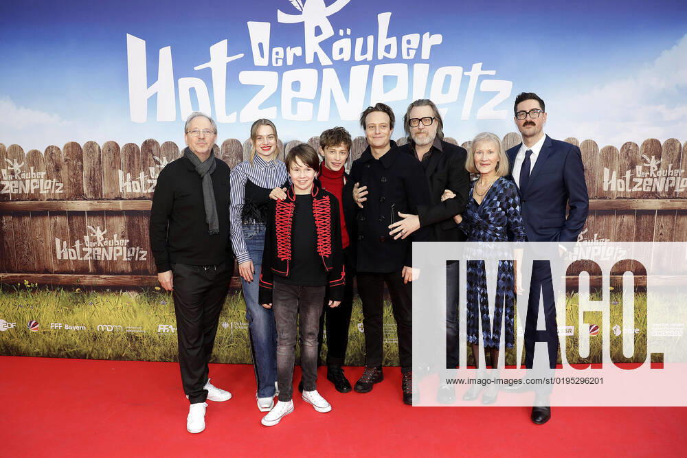 Olli Dittrich, Luna Wedler, Hans Marquardt, Benedikt Jenke, August Dieh, Nicholas Ofczarekl, Hedi Kriegeskotte and director Michael Krummenacher at the The Robber Hotzenplotz movie premiere on 27 11 2022 in Berlin The Robber Hotzenplotz movie premiere in Berlin