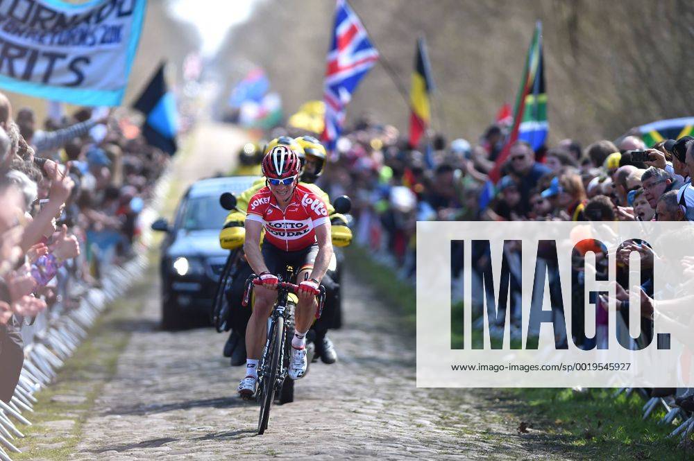 - ROUBAIX, FRANCE: Belgian Sean De Bie of Lotto - Soudal pictured on the cobblezone of Wallers-Arenberg during the Paris-Roubaix one day cycling race, 253,5 km from Compiegne to the Velodrome in Roubaix, Sunday 12 April 2015. LUCxCLAESSEN x04603087x
