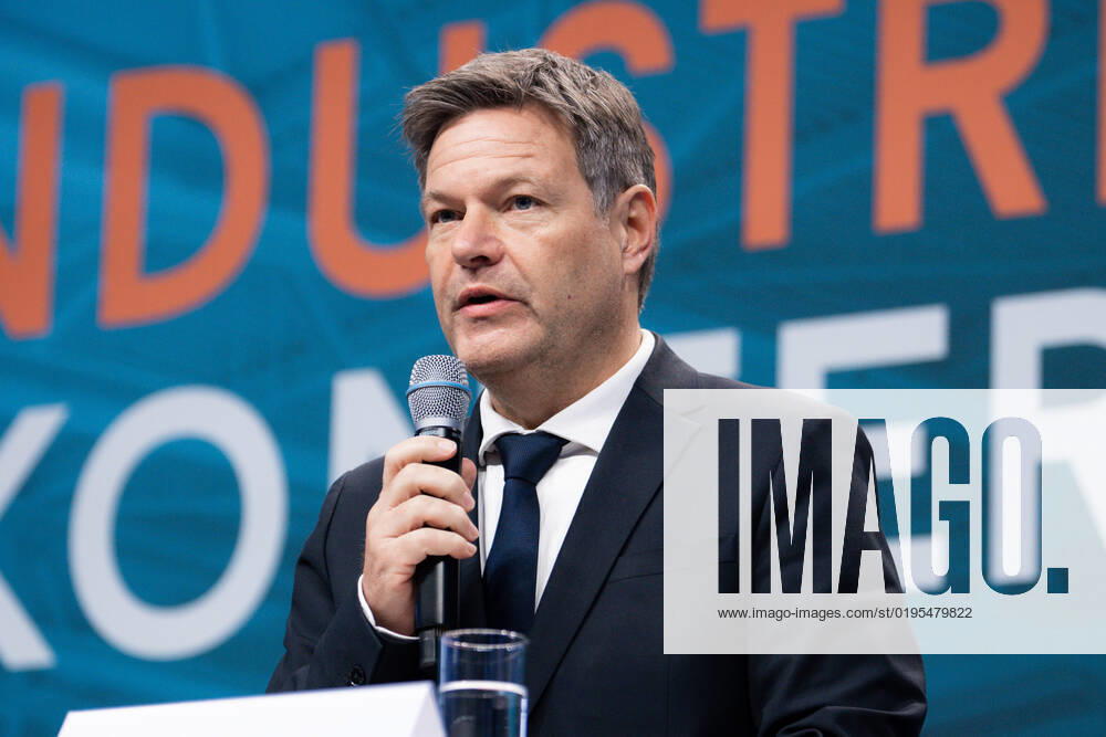 Industry Conference 2022 in Berlin Current, 29 11 2022, Berlin, Dr Robert Habeck, Federal Minister for Economic Affairs and Climate Protection in portrait at the press conference during the opening of the Industry Conference
