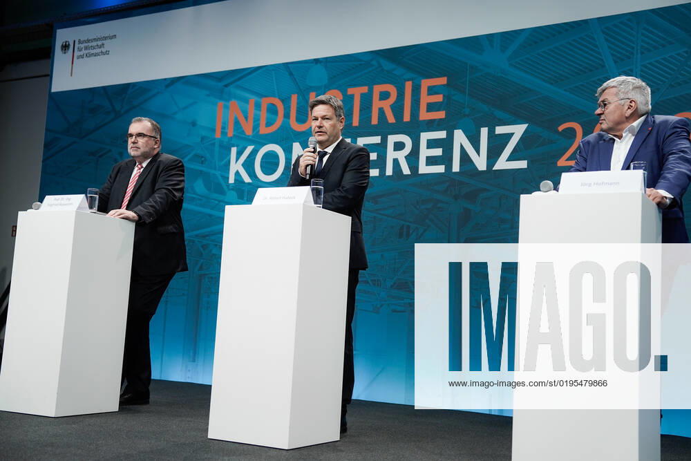 Industry Conference 2022 in Berlin Current, 29 11 2022, Berlin, Dr Robert Habeck, Federal Minister for Economic Affairs and Clim
