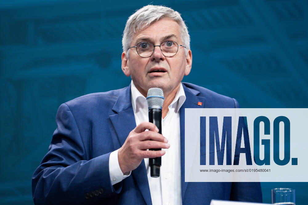 Industry Conference 2022 in Berlin News, 29 11 2022, Berlin, Joerg Hofmann, First Chairman of IG Metall in portrait at the press conference during the opening of the Industry Conference 2022 at the EUREF Campus in Berlin At the Industry Confe