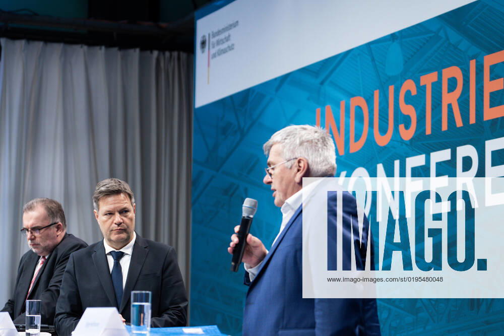 Industry Conference 2022 in Berlin Current, 29 11 2022, Berlin, Dr Robert Habeck, Federal Minister for Economic Affairs and Clim