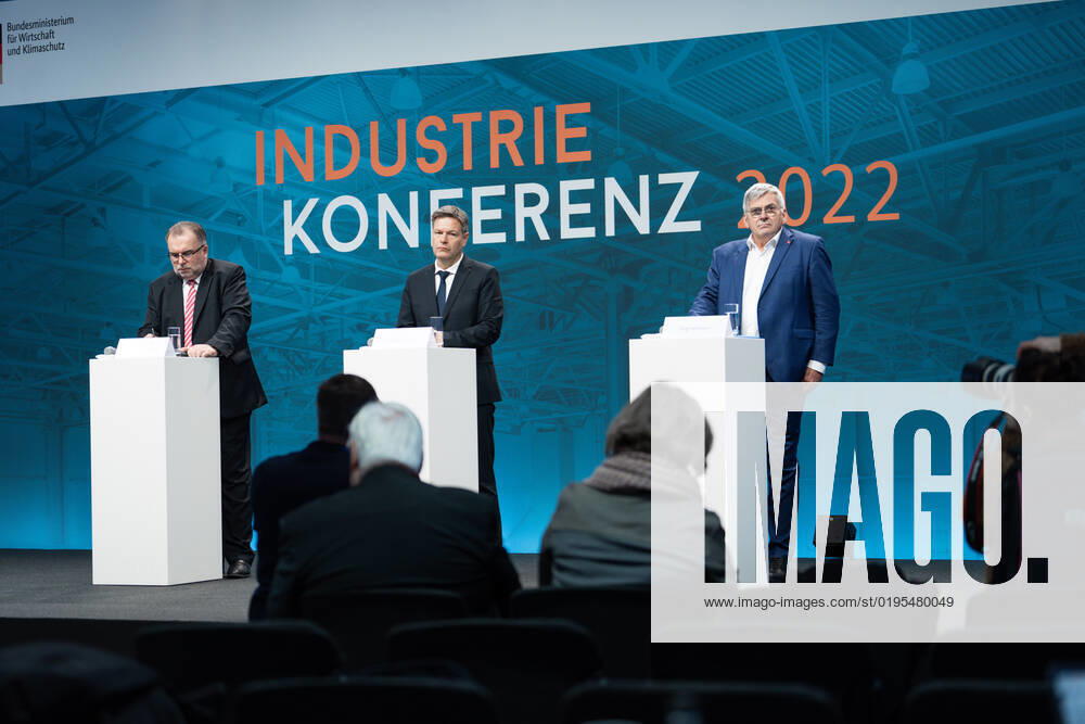 Industry Conference 2022 in Berlin Current, 29 11 2022, Berlin, Dr Robert Habeck, Federal Minister for Economic Affairs and Clim
