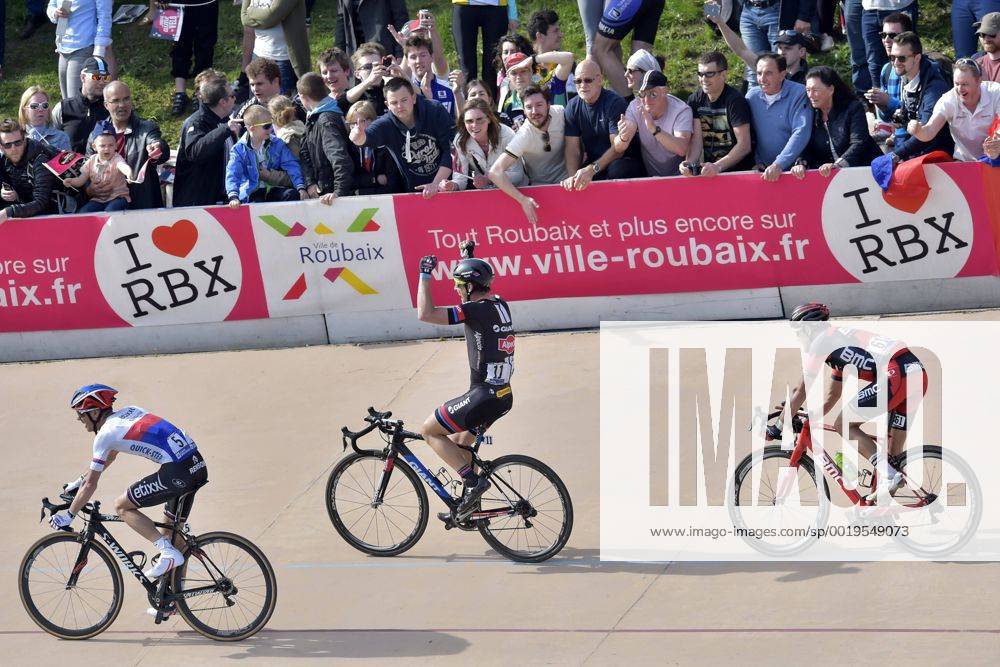 Degenkolb John of Giant - Alpecin wins before Stybar Zdenek of Etixx - Quick Step, Van Avermaet Greg of BMC Racing Team, Boom Lars of Astana, Elmiger Martin Schweiz of IAM Cycling and Keukeleire Jens of Orica Greenedge CYCLISME : Paris Roubaix - 12 04 2015 Photonews Panoramic