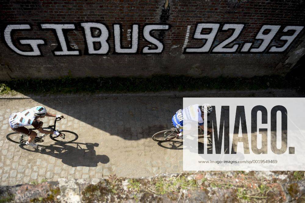 - ROUBAIX, FRANCE: Illustration picture shows the pack of cyclists during the Paris-Roubaix one day cycling race, 253,5 km from Compiegne to the Velodrome in Roubaix, Sunday 12 April 2015. DIRKxWAEM x04603491x