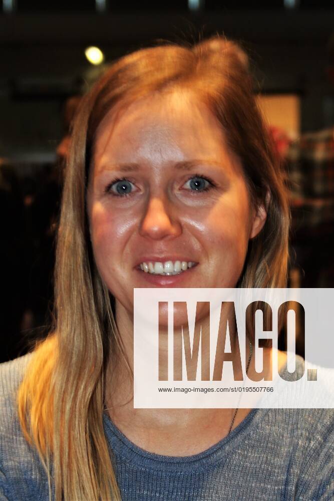 Andrea Rothfuss is a German ski racer Her club is VSG Mitteltal 2009 she was awarded as disabled athlete of the year Photo Rothfuss at the fair in Munich at the sports fair Ispo 2022