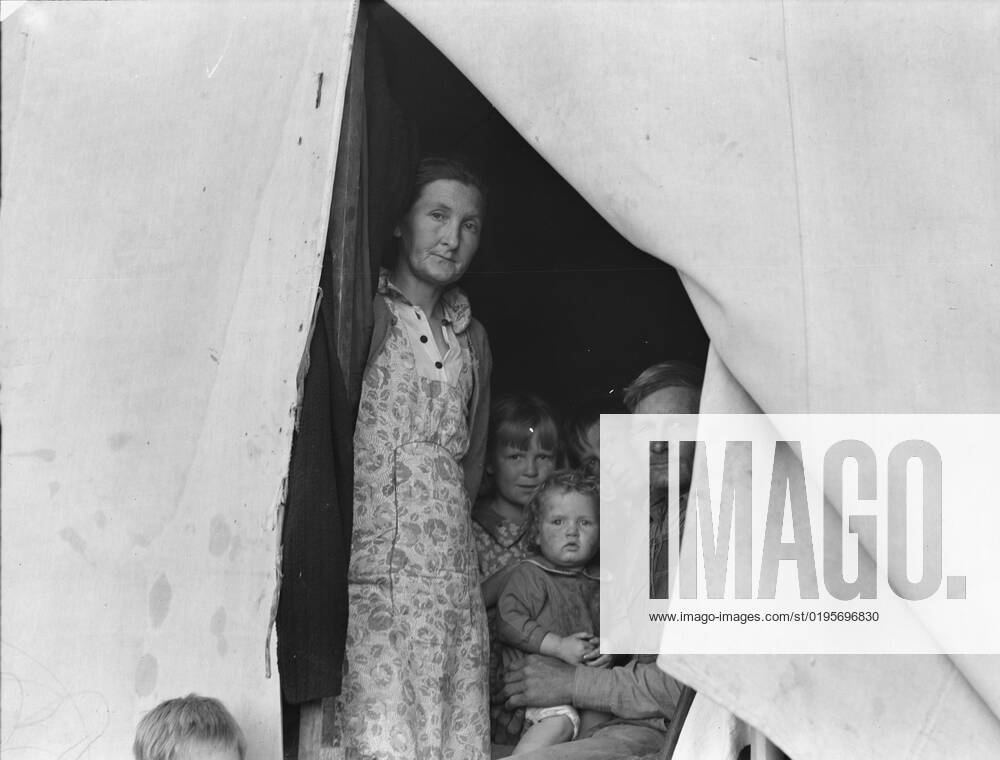 In Farm Security Administration (FSA) migratory labor camp, Brawley, Imperial Valley, 1939. Creator: Dorothea Lange.